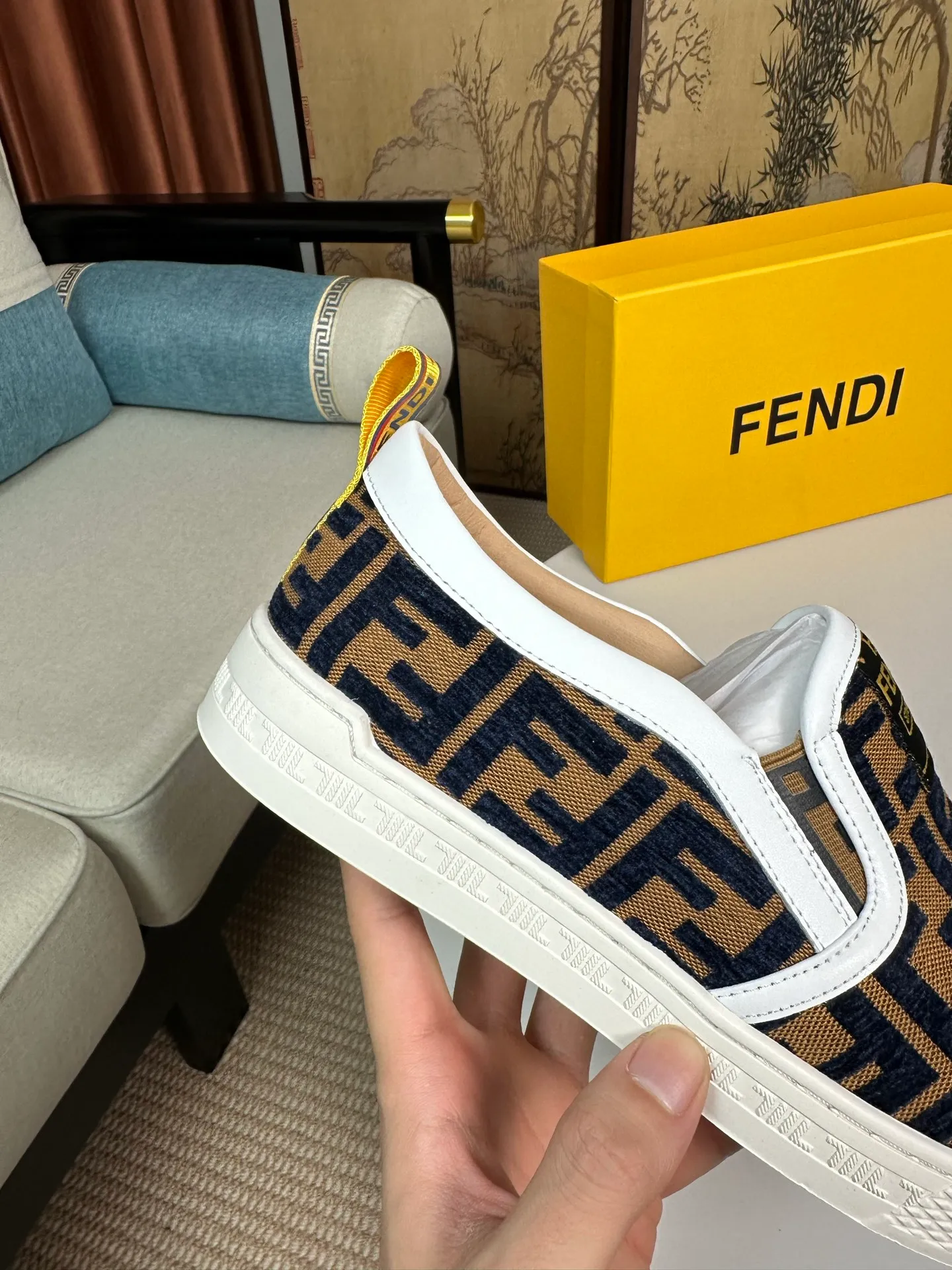 Factory price 380💰 (FENDI) New style 👊🏻 upper 🇮🇹 imported cowhide fabric 🇩🇪 imported sheepskin lining. The original outsole is molded to highlight the identity of every man, and the upper foot is stable and stable🚶🏻🚶🏻The high-end custom counters reproduce the original version📯No matter the wind or rain, the shoe last remains unchanged and can withstand the verification of time🔍️,🔵 Size: 38-44 (45 is custom-made and cannot be returned or exchanged